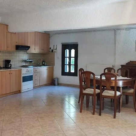 Friends / Family Relaxing Country House, Chalkida Mitikas