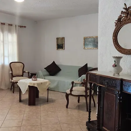 Friends / Family Relaxing Country House, Chalkida * Mitikas