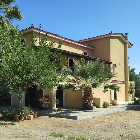 Friends / Family Relaxing Country House, Chalkida Holiday home