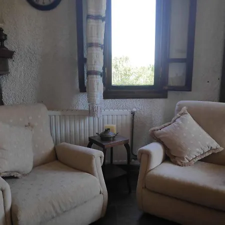 Friends / Family Relaxing Country House, Chalkida *